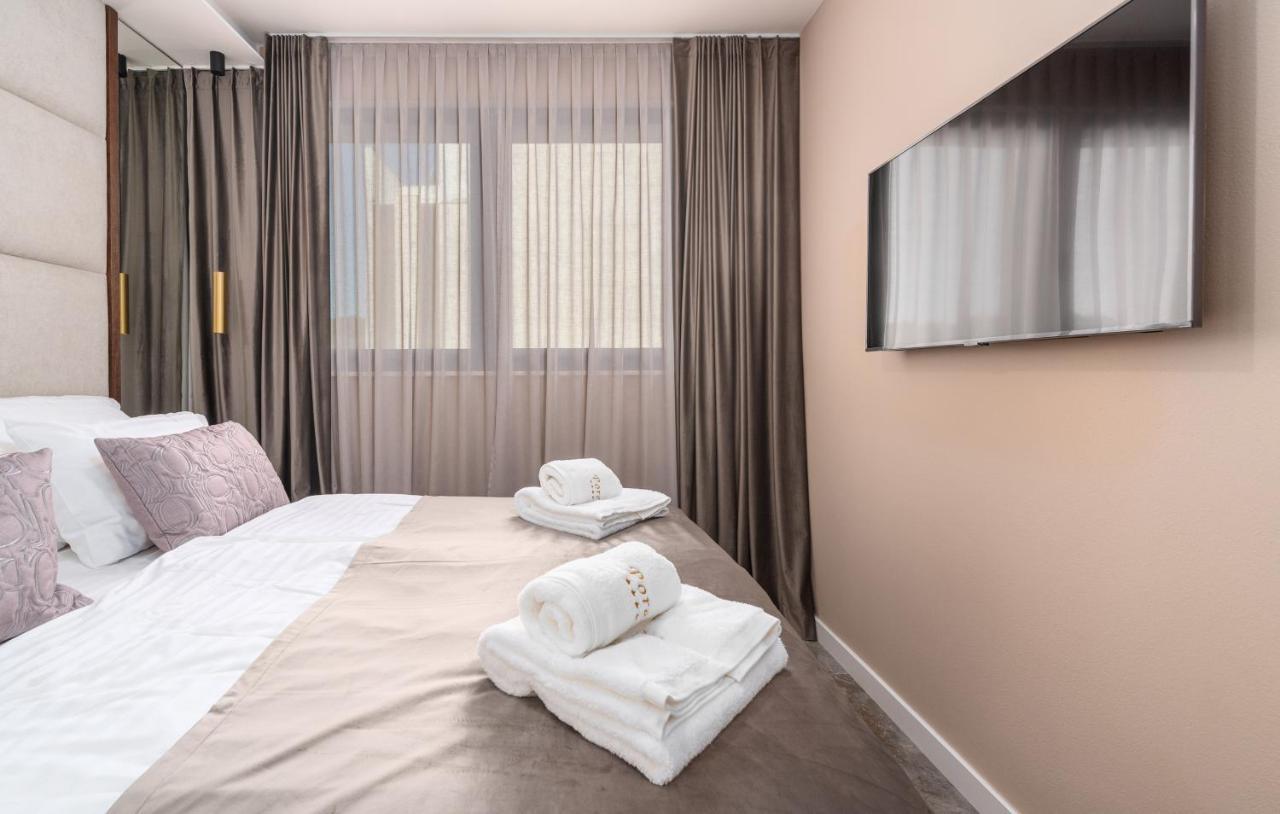 Val Di Bora Apartment Porec Bagian luar foto
