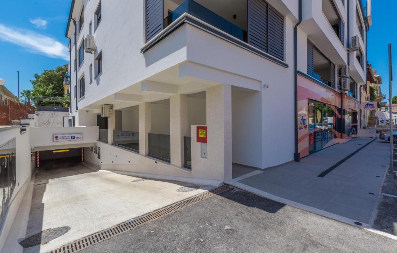 Val Di Bora Apartment Porec Bagian luar foto